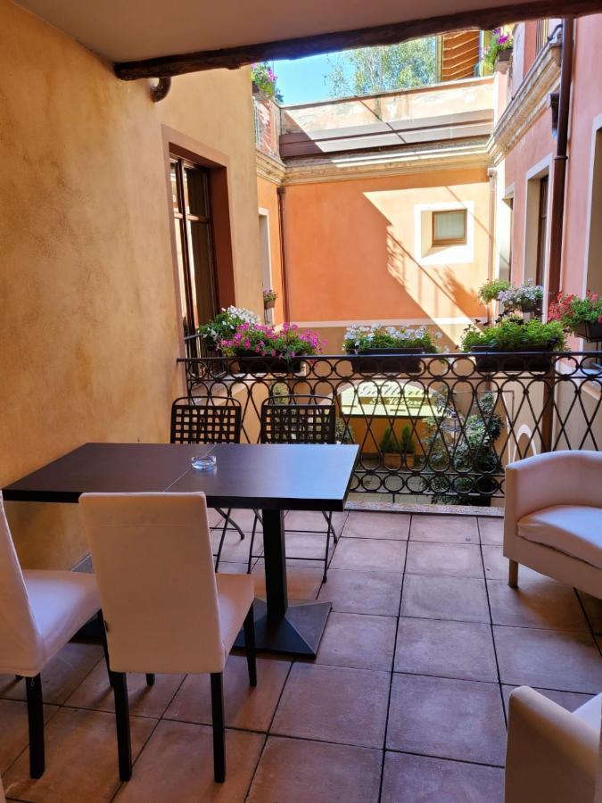 Hotel La Contrada Verbania Exterior photo