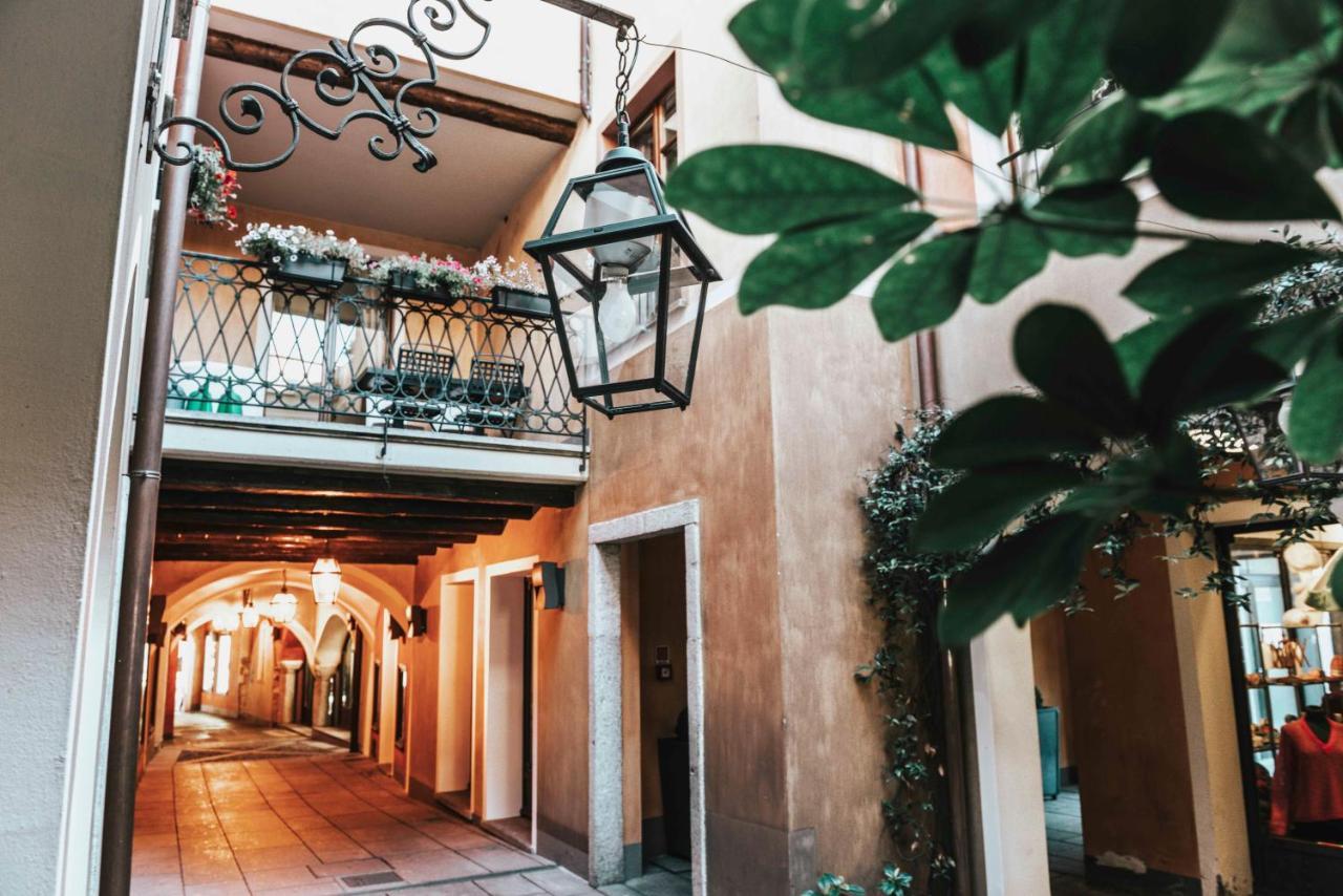 Hotel La Contrada Verbania Exterior photo