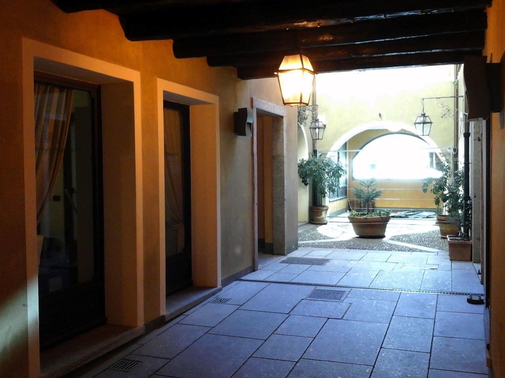 Hotel La Contrada Verbania Exterior photo